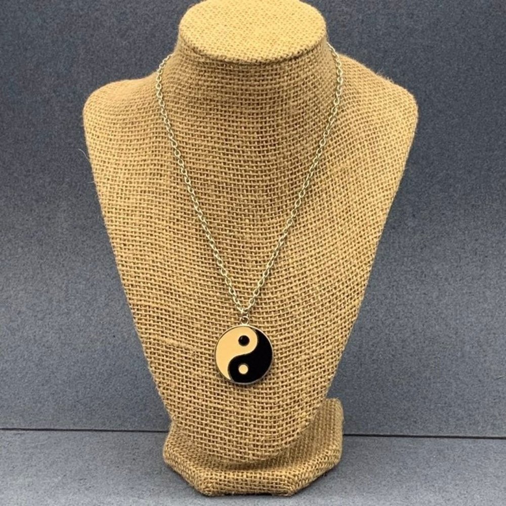 Claires Ying Yang Necklace Pendant Black Cream Enamel Silver Chain Heart